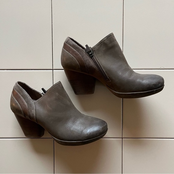 Dansko Wedged Clogs - Picture 1 of 6